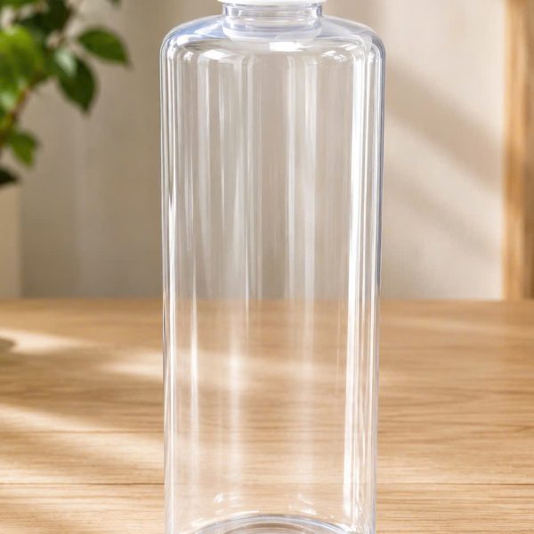 Chai nhựa PET 1 lít dày 57g, cổ phi 33, chất liệu trong suốt, cứng cáp và bền đẹp. Phù hợp để đựng hóa chất, dung dịch vệ sinh, nước tẩy rửa, phân bón lá, thuốc bảo vệ thực vật, nước khử khuẩn, mật ong và nhiều loại dung dịch khác. Chai tương thích với đầu xịt, nắp vặn hoặc vòi nhấn phi 33, kín khít, chống rò rỉ, thích hợp cho cả sử dụng gia đình và sản xuất.